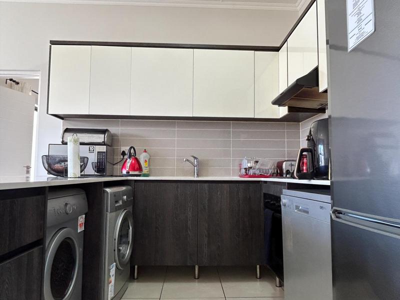 1 Bedroom Property for Sale in Sandown Western Cape